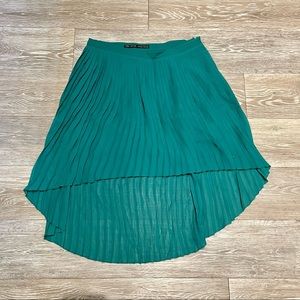 Zara Womens Size Small Pleated hi-low skirt